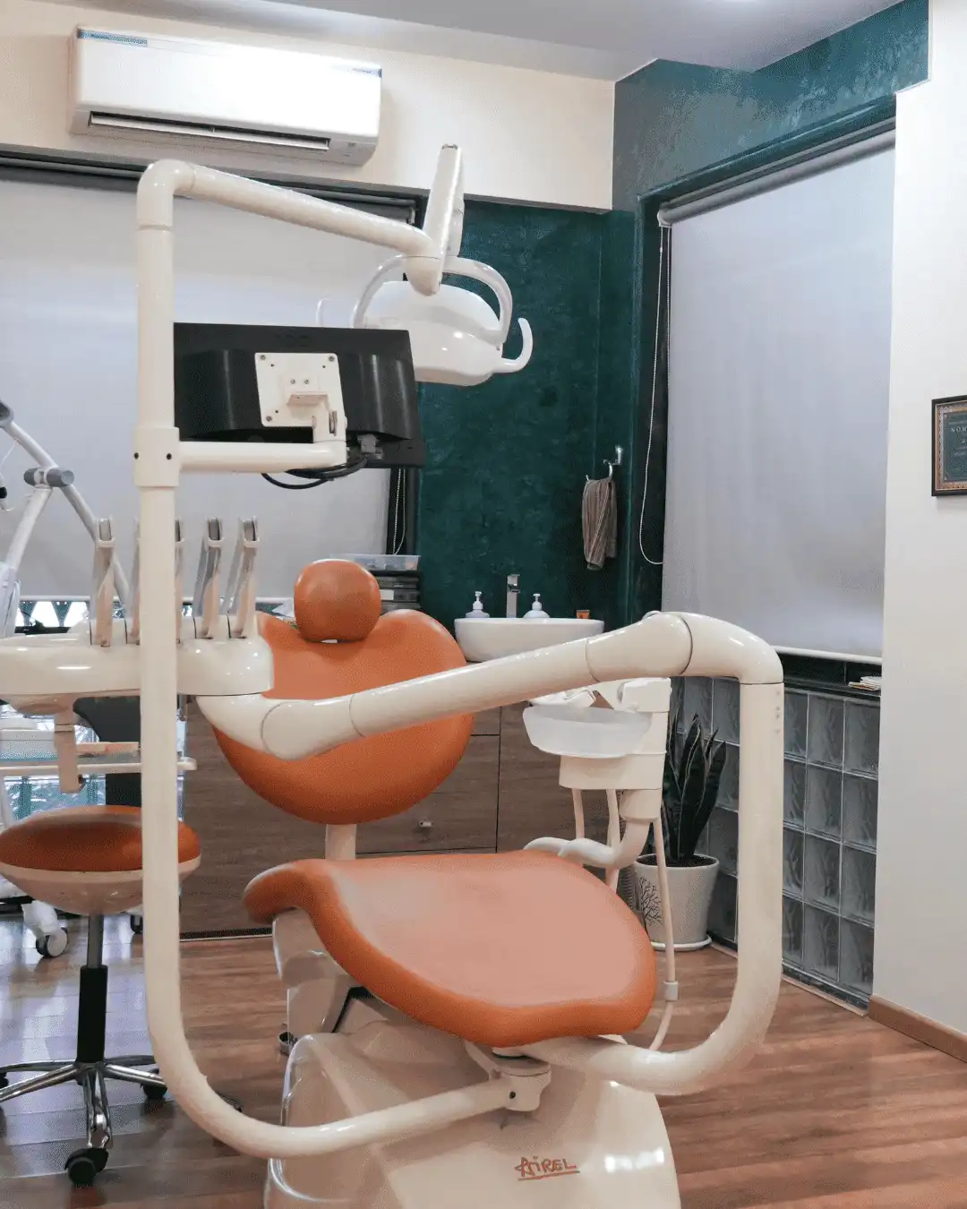 dentist in Khar West
